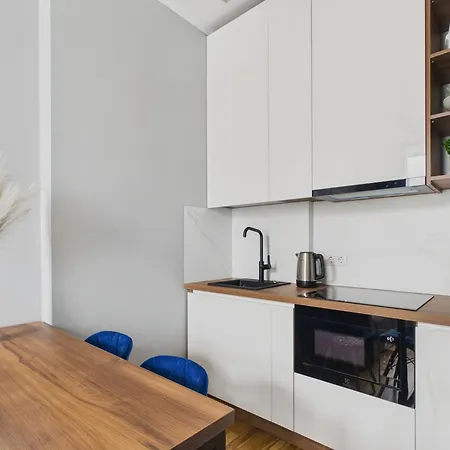 2bd Centre - 10 Min To Old Town